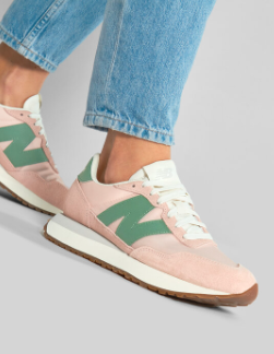 WOMEN'S NEW BALANCE SNEAKERS